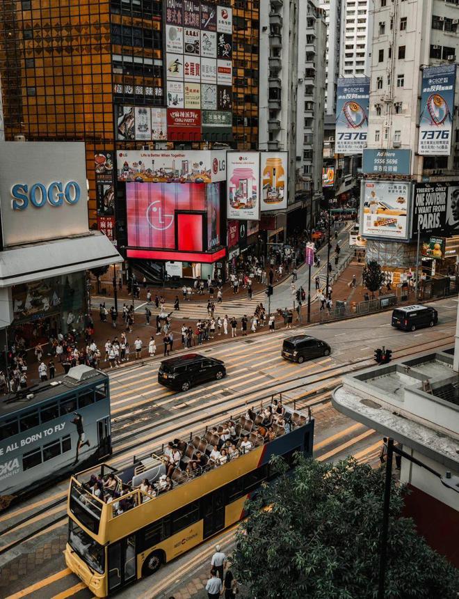 深度游香港：探索隐藏的老街小巷与多元文化艺术之旅