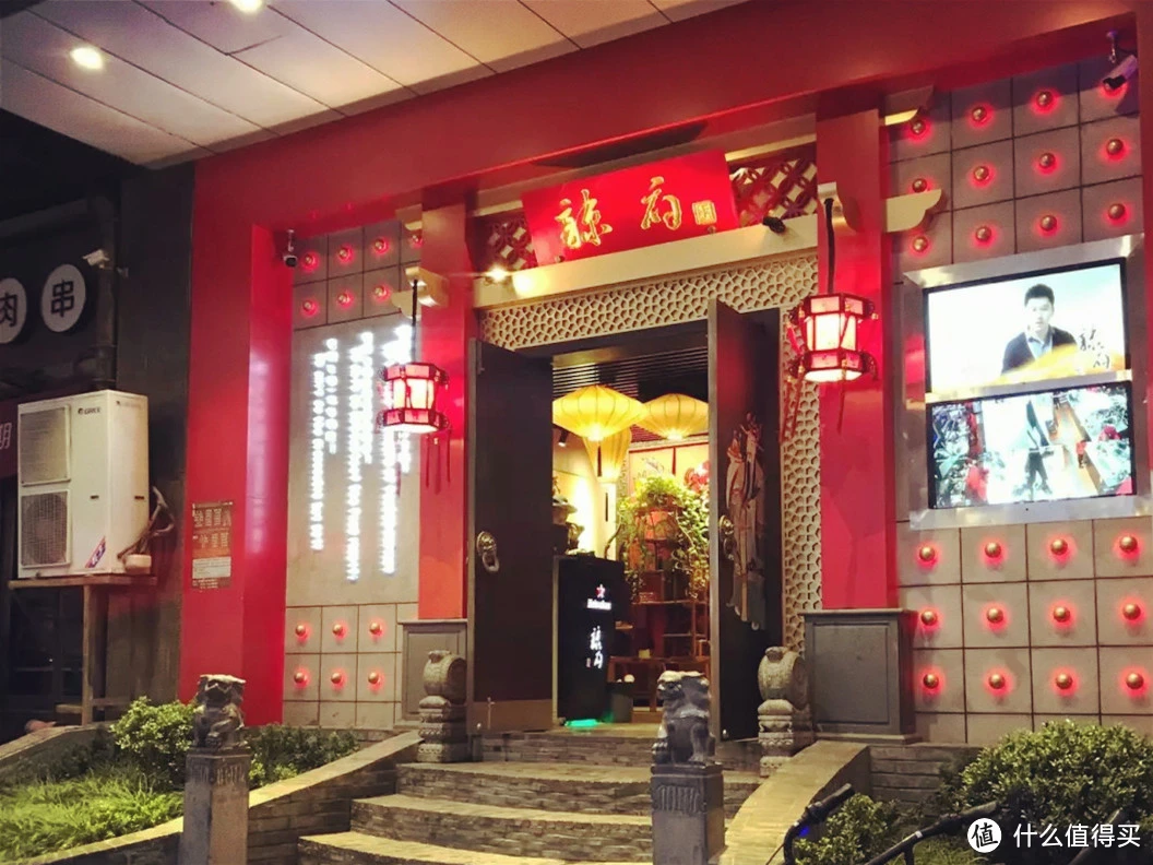 想吃遍“魔都美食”又不想跑断腿，收下这篇“懒人”攻略！