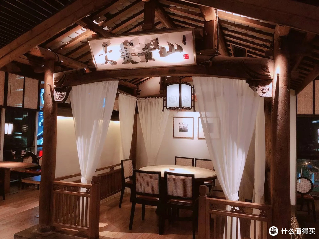 想吃遍“魔都美食”又不想跑断腿，收下这篇“懒人”攻略！